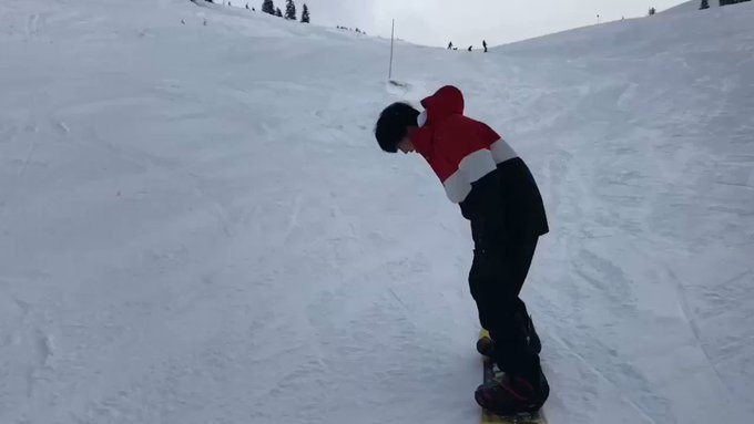 伊藤健太郎『JR SKISKI』ビジュアルが、JR大宮駅に巨大健太郎として登場!お時間がある方は大宮へ(鉄道博物館も近い 伊藤健太郎『JR SKISKI』ビジュアルが、JR大宮駅に巨大健太郎として登場!お時間がある方は大宮へ(鉄道博物館も近い