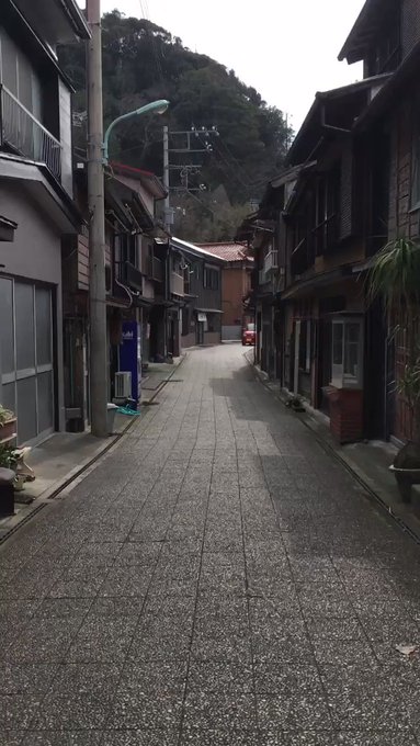 毎回ながら、波浮の小径は風情があっていいな。#伊豆大島 #ビビオペ #vividred 毎回ながら、波浮の小径は風情があっていいな。#伊豆大島 #ビビオペ #vividred