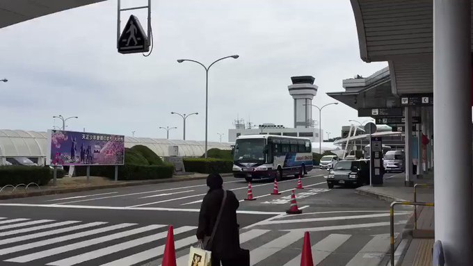 長崎空港⇄長崎駅を走るばらかもんラッピングバスに乗りに来ちゃいました!一台限りなので乗れるかどうかは時の運!…なのですが 長崎空港⇄長崎駅を走るばらかもんラッピングバスに乗りに来ちゃいました!一台限りなので乗れるかどうかは時の運!…なのですが