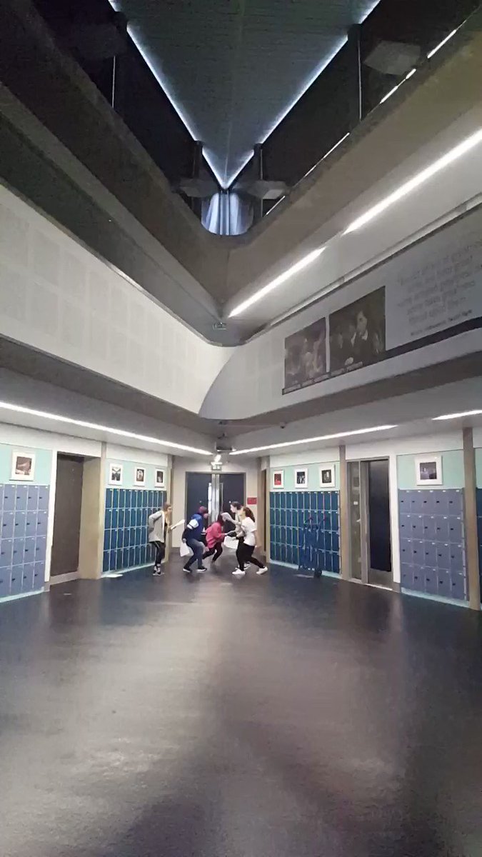 //pbs.twimg.com/ext_tw_video_thumb/1097518068400603137/pu/img/6zBDU7_cQArmDml5.jpg