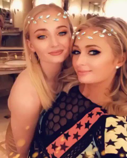 Happy Birthday @SophieT! So much fun celebrating with you beautiful #BirthdayGirl ???????????????????????????? https://t.co/VPeCO4tgOw