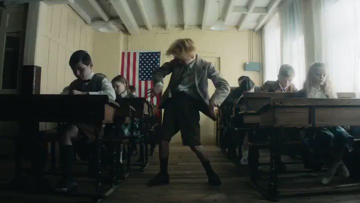 RT @cleanbandit: MAMA VIDEO OUT NOW ????https://t.co/1W6lrSZvHo #CLEANBANDITMAMA @elliegoulding ???? https://t.co/INQ2i2FHz5