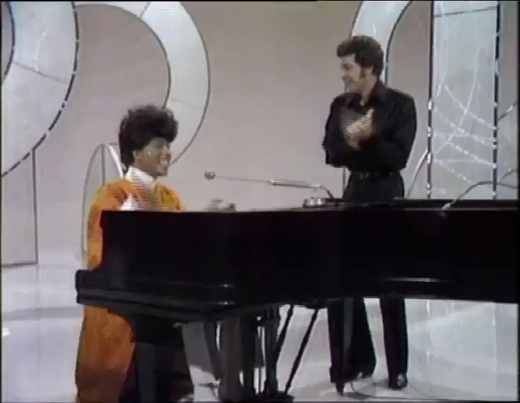 RT @RealSirTomJones: Still Ripping it up! ⁣⁣
⁣⁣⚡️⚡️⚡️⁣⁣
⁣⁣#littlerichard #thisistomjones #tv #show #seventies https://t.co/WNTGyN0Ndz