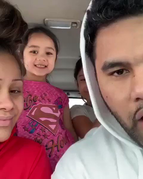 How adorable is this family!? I love you I love you I love all of you! ???????? https://t.co/tly6nYfNfC