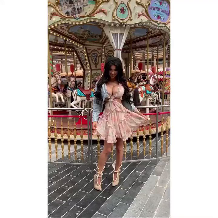 Dress : @glamourbikinis 
Booties : icequeendesign on insta https://t.co/pLCkVJ1hpK