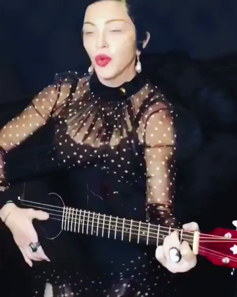 What song is Madame ❌ playing............... https://t.co/257fxOHwyN
