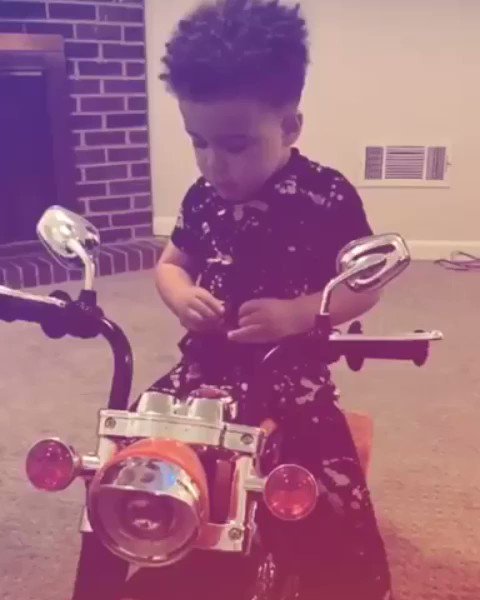 RT @Maddi_says: Because we all needed this on a Monday Morning???? #LilWilliam X @lilnasx https://t.co/gBtDx06n9t