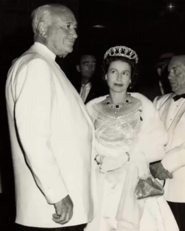 Love this iconic photo of #QueenElizabeth checking out my great grandfather #ConradHilton. ???? Happy Birthday Queen???? https://t.co/XLNzfuL0ow