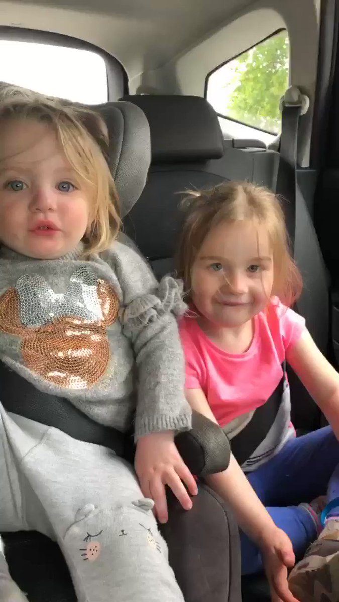 RT @KennaKatt_: @elliegoulding mini fans ???????? https://t.co/3z48PnJrun