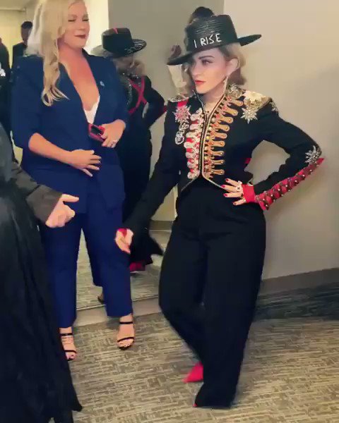 Madame ❌ The walking. With my friends Rosie and Mykki............. The proud owner of a Glaad award! ????️‍???? https://t.co/iMu8jcDAKR