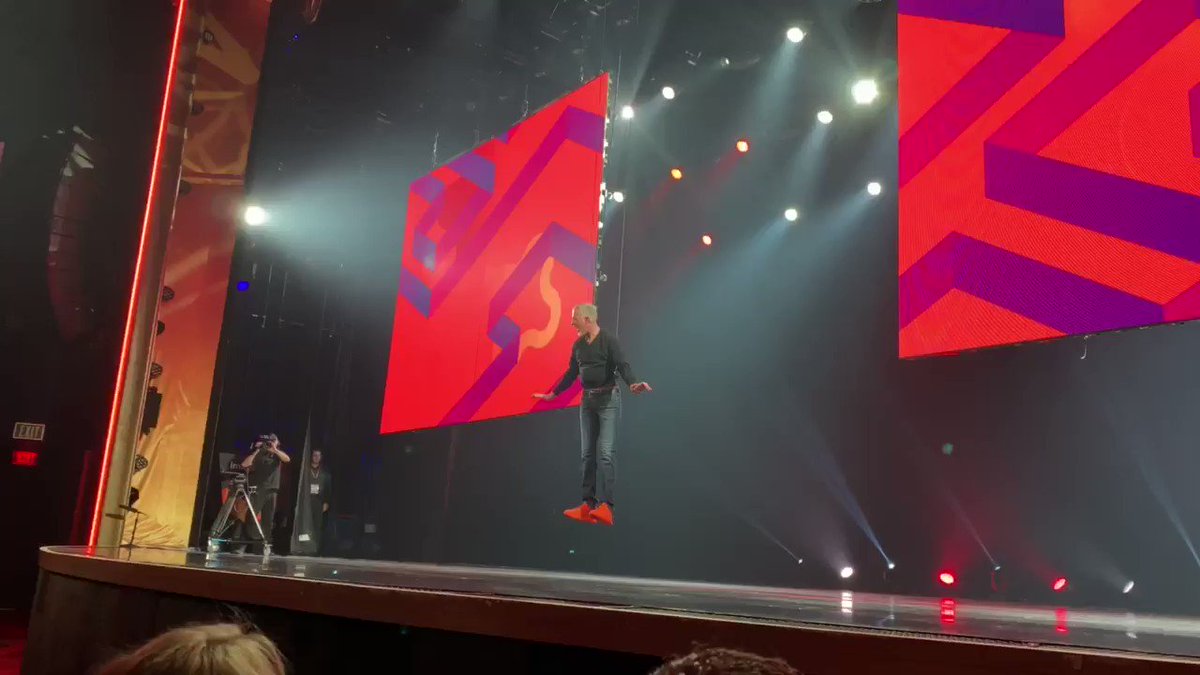 di_pola: That was hilarious! @jasonwoosley_mg landing on stage at #MagentoImagine https://t.co/n77BdiFSOw