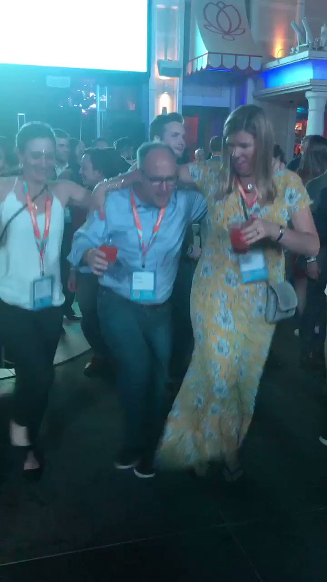 wsakaren: Disaster #MagentoImagine #loveThem https://t.co/POUlBWAGsl