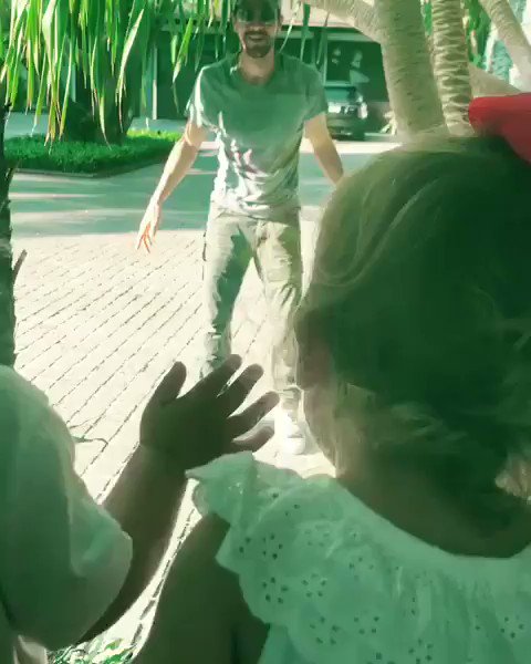 Three children in this video ???? https://t.co/3OXGDbv7H2