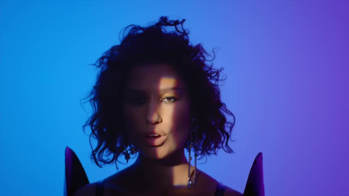 #Stay Official Music video OUT NOW !!! @raye #SalifGueye 
➡️➡️➡️ https://t.co/idHgst0CjY https://t.co/dxI6VUxFaX