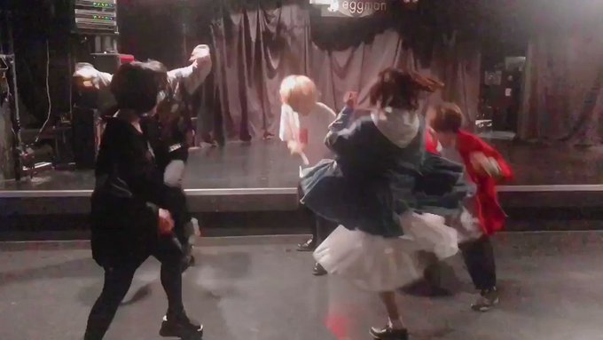 エド・(中黒)スピ ツーマンライブ!ひゃー!楽しかったァ!#みだらな青ちゃん が繋げてくれた、特別な夜🌃💙 皆楽しんでも エド・(中黒)スピ ツーマンライブ!ひゃー!楽しかったァ!#みだらな青ちゃん が繋げてくれた、特別な夜🌃💙 皆楽しんでも
