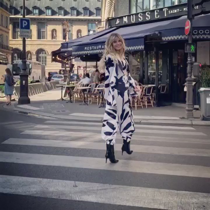 Bonjour Paris ❤️ https://t.co/PllpTwcwBP