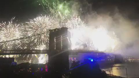 Madame ❌ loves Drama..............???????????? #fireworks #brooklynbridge #4thofJuly #madamex https://t.co/XJDYkvCYVK