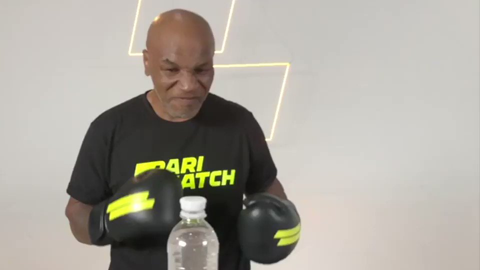 How much you want to bet this #waterbottlechallenge was done in one take? #parimatch  https://t.co/a4qStTk3CR https://t.co/lvcTecL7eW