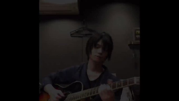 そのダウンチューニングが、一部残ってるのが確かこれ。これのほかにもオープンチューニングで(理論とか解らんから野生の感で) そのダウンチューニングが、一部残ってるのが確かこれ。これのほかにもオープンチューニングで(理論とか解らんから野生の感で)