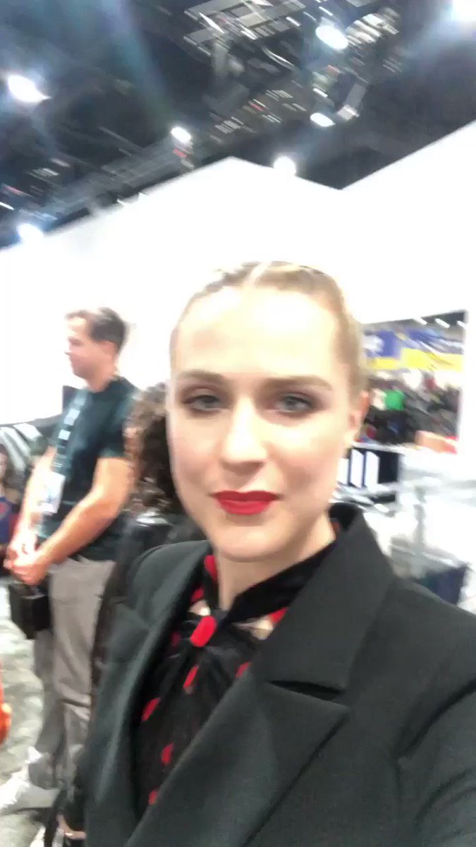 RT @WestworldHBO: Welcome to #WestworldSDCC. 

@evanrachelwood ???? https://t.co/tZqTVZbqjT