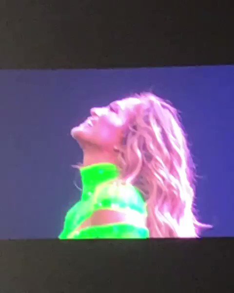 Last night ???????????? #ItsMyPartyTour https://t.co/RXQU0ktoy5