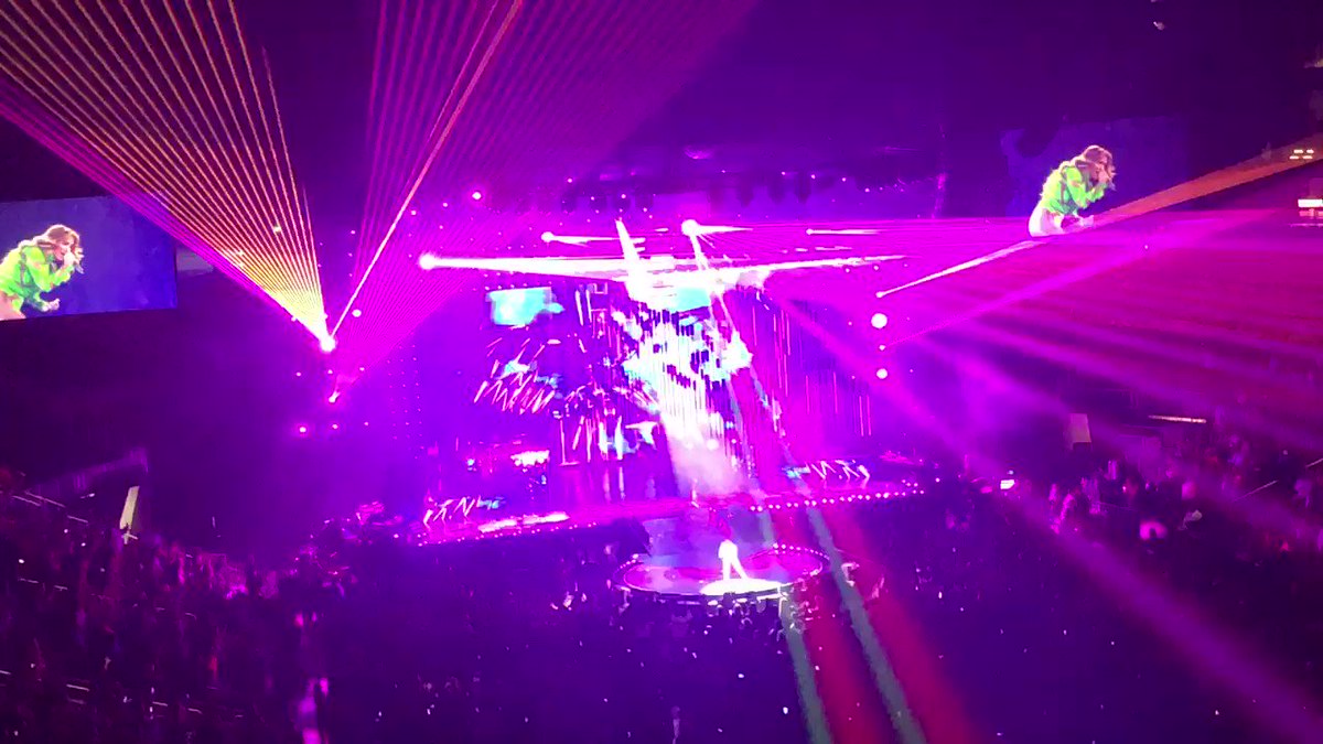 RT @JillianSilcox: @JLo “It’s my Party” .. she puts on a beyond awesome show!!! https://t.co/kU1WDuhYpl