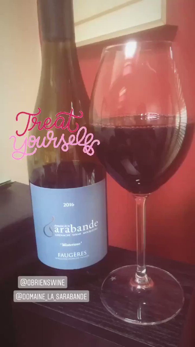 Treating myself this Tuesday with one of my faves, from Domaine La Sarabande 🍷😍 @pauldgordon (@Rob_Ferris) https://t.co/PZlFf7eily