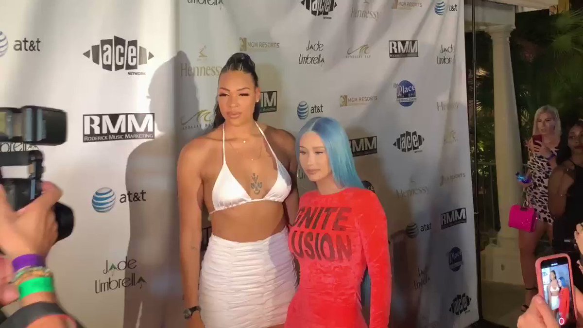 RT @MandalayBay: DJ @ecambage + @IGGYAZALEA rocking the orange carpet before the Beach Party. ???? #WNBAAllStar https://t.co/aVHq6USWgw