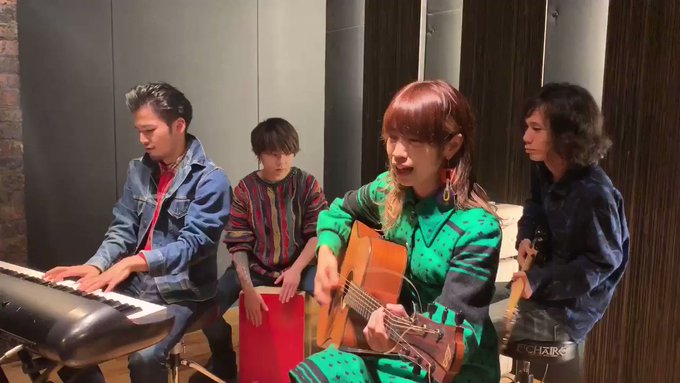 最新カバー動画、もう観てくれた? 今回は私もアコギで参加!初めてギターをレコーディングしたのですがとっても緊張した🤤楽器 最新カバー動画、もう観てくれた? 今回は私もアコギで参加!初めてギターをレコーディングしたのですがとっても緊張した🤤楽器