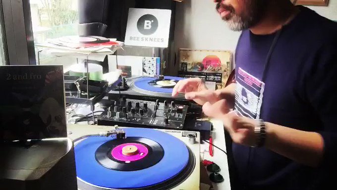 Twitterでプレイ動画あげるのは久々ですが、こんな世の中なのでただ今80sモダンでエレガントなALL 45s MIX Twitterでプレイ動画あげるのは久々ですが、こんな世の中なのでただ今80sモダンでエレガントなALL 45s MIX