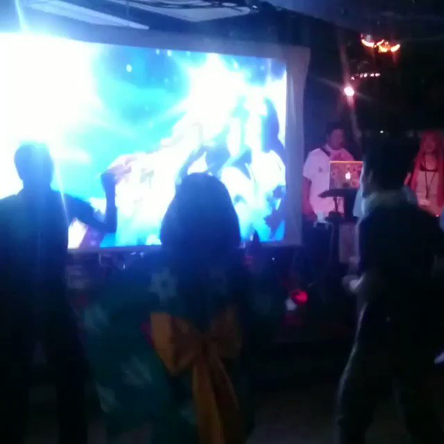 前のスマホを弄っていたらアニメクラブに行った時の動画が残ってた💃💃💃しかもハナヤマタのOP…w今なら密ですね… 前のスマホを弄っていたらアニメクラブに行った時の動画が残ってた💃💃💃しかもハナヤマタのOP…w今なら密ですね…