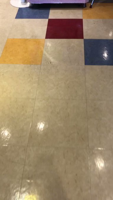 【ホムスタ加古川店】コロナ対策徹底宣言2エスカレーターを上がるとガンストの画面が…プレデター視点で体温が測れますよ( ͡ 【ホムスタ加古川店】コロナ対策徹底宣言2エスカレーターを上がるとガンストの画面が…プレデター視点で体温が測れますよ( ͡