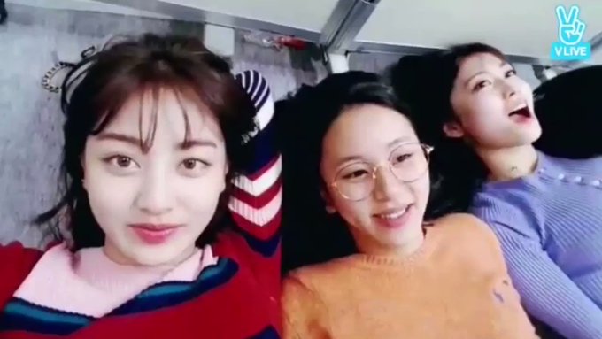 ジョンヨンから教わった変顔🍑#TWICE #JEONGYEON #MOMO #jeongmo #roommate #트와 ジョンヨンから教わった変顔🍑#TWICE #JEONGYEON #MOMO #jeongmo #roommate #트와