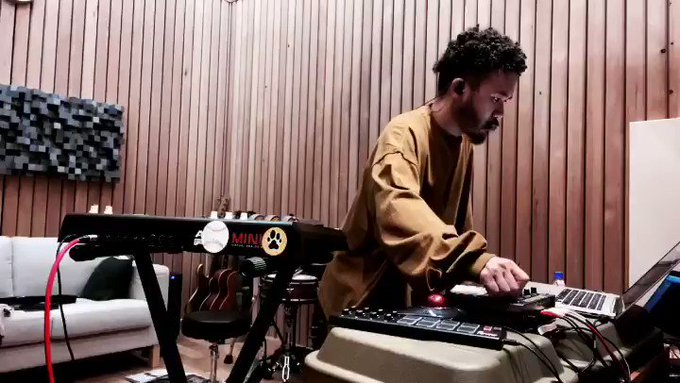 フランス🇫🇷最大級のアニメフェスに呼ばれまして音楽担当した #Megalobox のサントラを中心に配信ライブやります。 フランス🇫🇷最大級のアニメフェスに呼ばれまして音楽担当した #Megalobox のサントラを中心に配信ライブやります。