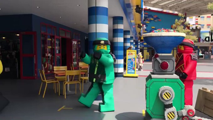 レゴ®︎#ニンジャゴー ワールド1周ハッピーフェア📷暑い中お疲れ様でした☀️#NINJAGO の皆が連れアイスしてました レゴ®︎#ニンジャゴー ワールド1周ハッピーフェア📷暑い中お疲れ様でした☀️#NINJAGO の皆が連れアイスしてました