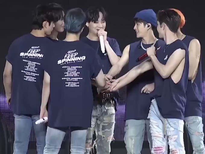 ちゃんといい子でアガセで待ってるから、念願のスタジアム🏟で絶対コンサートしようね☺️ #GOT7 #JB #MarkTu ちゃんといい子でアガセで待ってるから、念願のスタジアム🏟で絶対コンサートしようね☺️ #GOT7 #JB #MarkTu