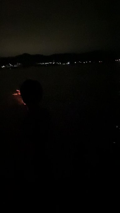 今年最後の打ち上げ花火を下から見た下か? 今年最後の打ち上げ花火を下から見た下か?