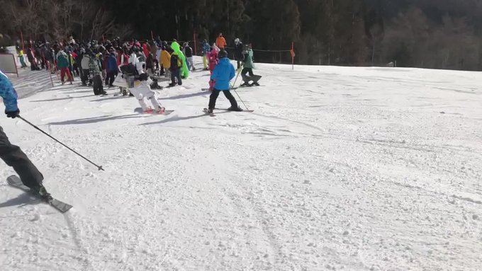 リフト前のGP隊の皆様。生ガンダムさんのバズーカに注目。落下防止のためシールドにいい角度でバックル固定されている様子がわ リフト前のGP隊の皆様。生ガンダムさんのバズーカに注目。落下防止のためシールドにいい角度でバックル固定されている様子がわ
