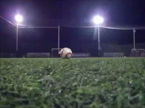 数年前にサッカーのフリーキックの練習してたときの動画⚽️当時流行ってた無回転ブレ球をめちゃくちゃ練習してようやく蹴られる 数年前にサッカーのフリーキックの練習してたときの動画⚽️当時流行ってた無回転ブレ球をめちゃくちゃ練習してようやく蹴られる