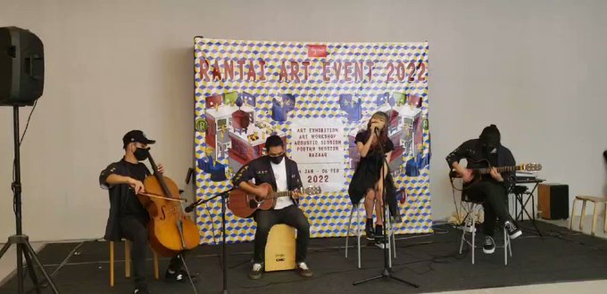 It really chills me out when sings 花の唄 (Hana No Uta) from F It really chills me out when sings 花の唄 (Hana No Uta) from F