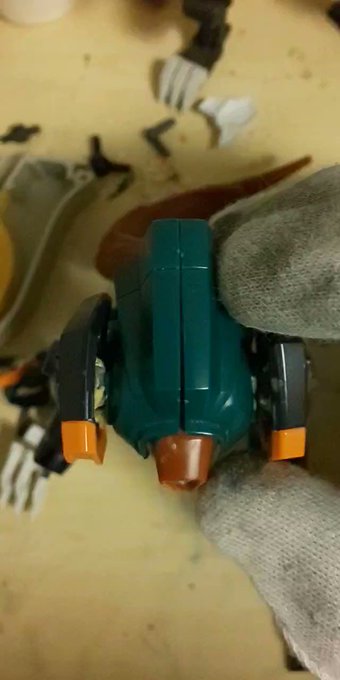 #ダンボール戦機 #LBXフェンリル進捗とりあえずパテで固定これでライフルも楽に構えやすくなる寸法よ #ダンボール戦機 #LBXフェンリル進捗とりあえずパテで固定これでライフルも楽に構えやすくなる寸法よ
