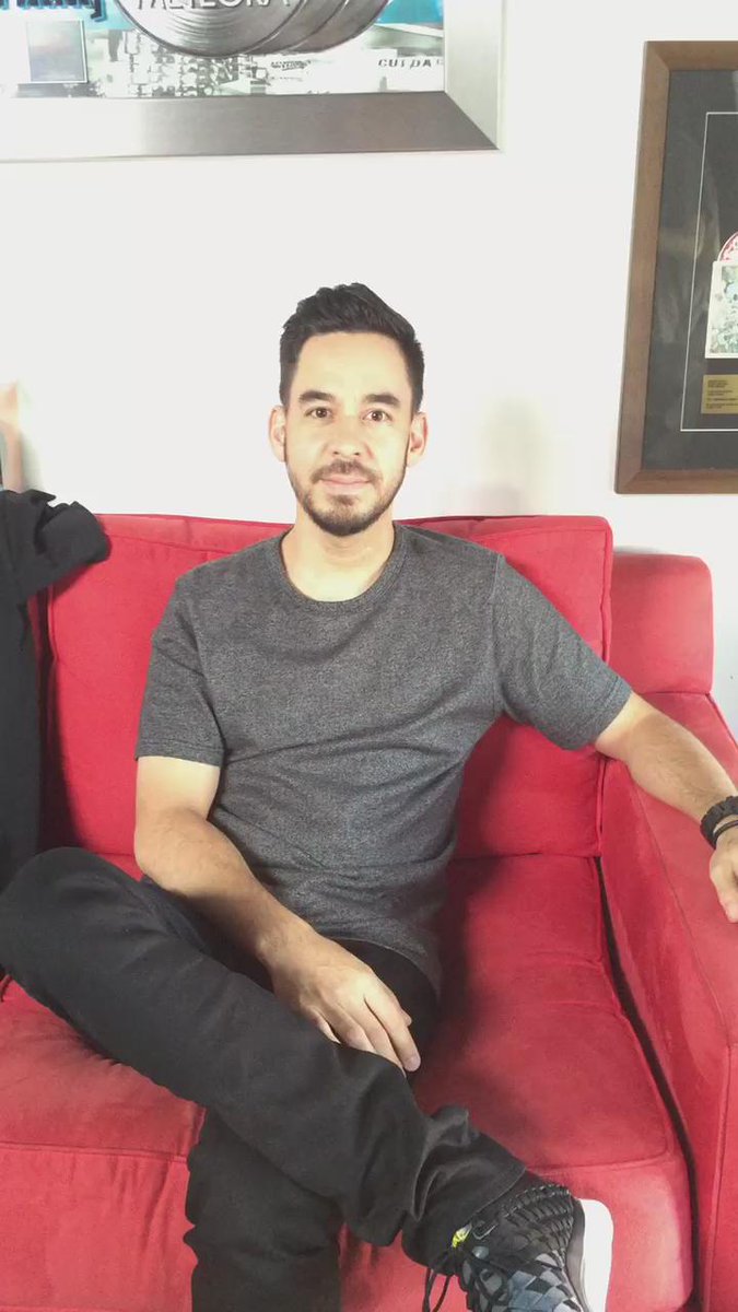 .@mikeshinoda is live on the LINE App answering your questions now: https://t.co/5KJCZSGNTr #WelcomeFM http://t.co/CZDggNCj2W