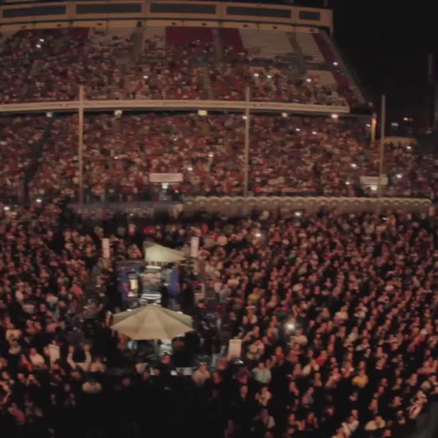 MADRID you had so much energy! Thank you! #MADRID, gracias por toda tu energía! #SPAIN #CambioDePiel #Tour2015 http://t.co/hMmDzTbA5y
