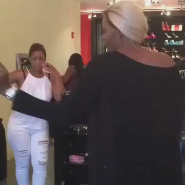 RT @talented_TIMMY: This clip of @NeNeLeakes dancing to @tonibraxton has me WEAK!! I love both of them so much so this gave me life!! ???? htt…