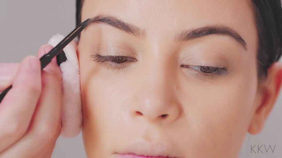 BROWS ON FLEEK http://t.co/AwBfm4u4fH http://t.co/jRii4ggD4p