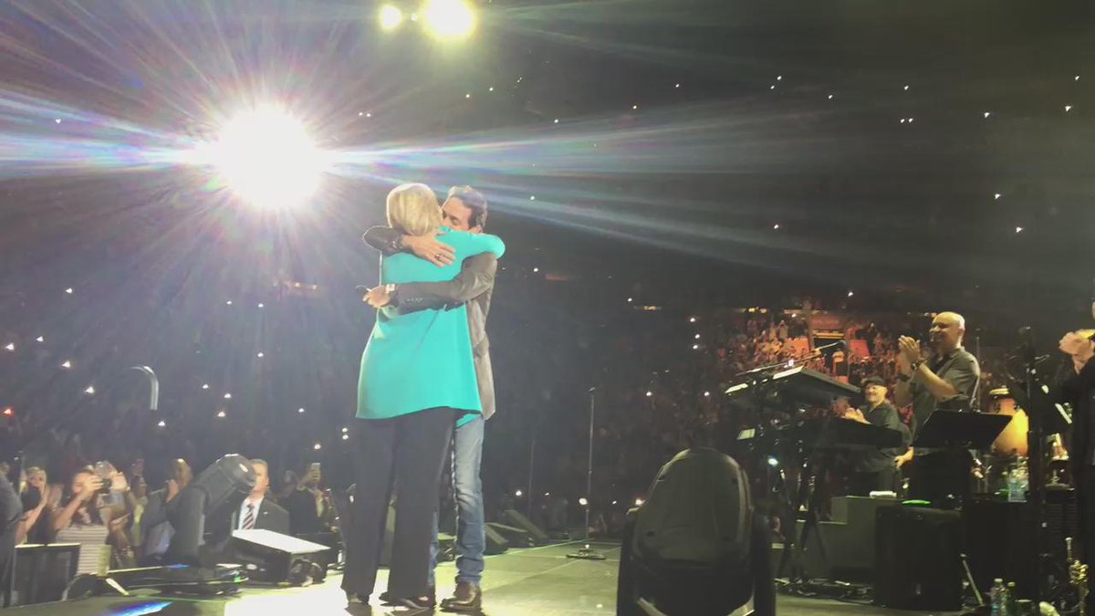 This election is important for the future of the Latino community, our vote could make the difference @HillaryClinton http://t.co/PKiAOznyrf