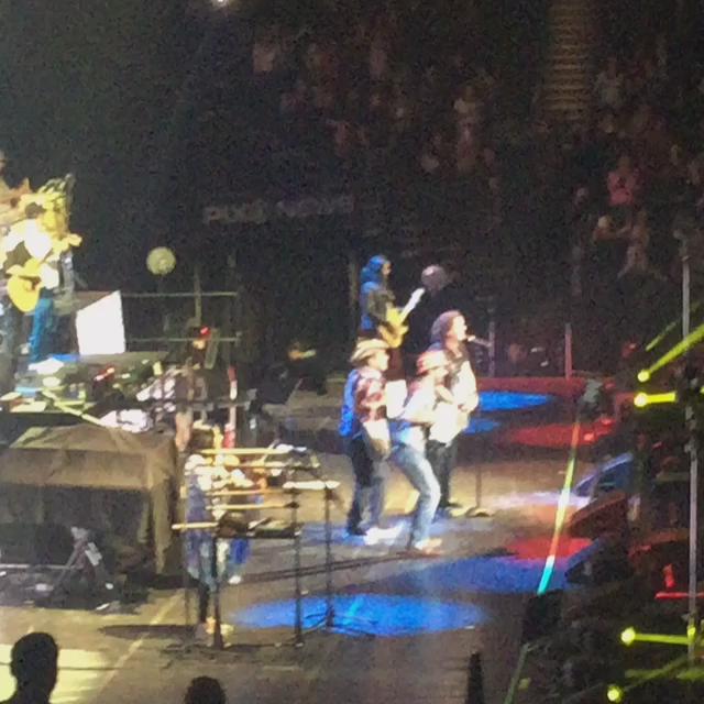 RT @peopleenespanol: @carlosvives en su concierto en el Barclays Center en Nueva York, parte de su #unido2 tour junto a @MarcAnthony http:/…