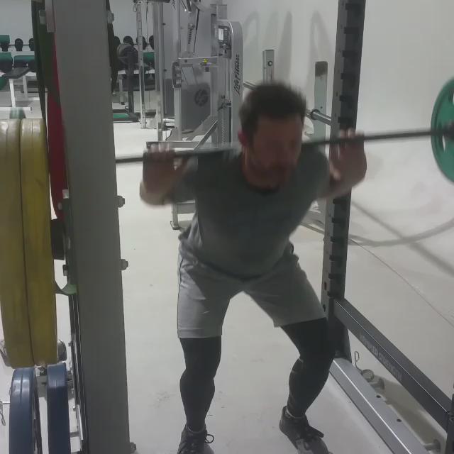 Want to see me in a bad mood? ...closing in on 100 squats. Yes @DieterRoylance I feel it with every step I take! https://t.co/YbJtWA510c