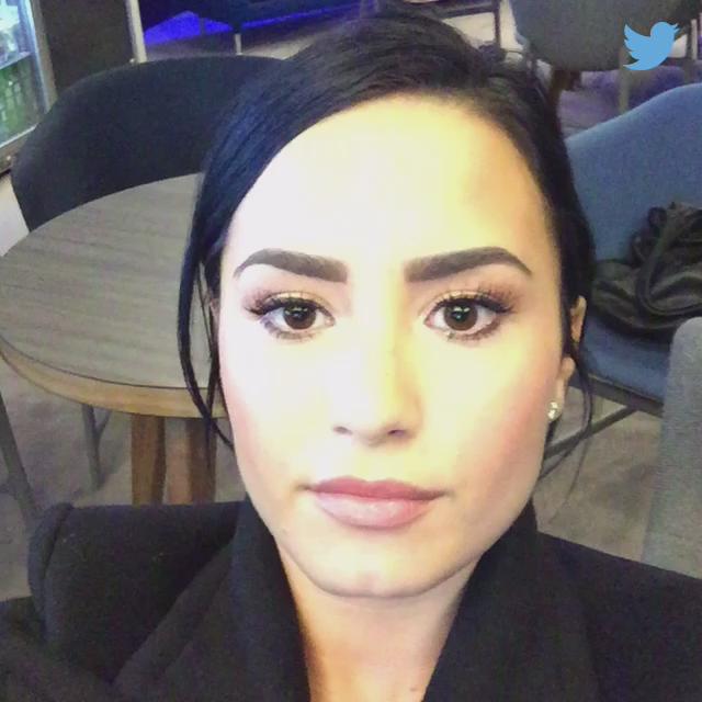 .@1DDemiLoveXx #AskDemi https://t.co/pYDDYmD4kS