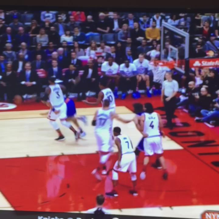 Basically my man @kporzee does this every game. #ROY https://t.co/Epc7mfDNNg